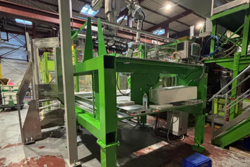 Cellule complète de découpe carotte par robot UR